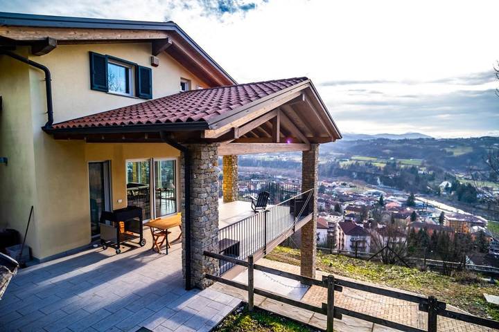 Casa vacanza per 2 persone, con Balcone e Terrazza nonché Idromassaggio e Giardino a Gavi