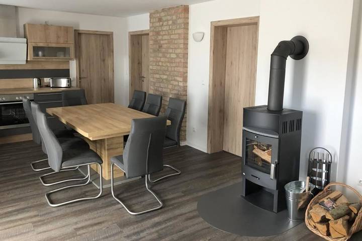 Ferienwohnung für 9 Personen, mit Garten und Seeblick sowie Ausblick, mit Haustier in Fürstenberg/Havel - 3