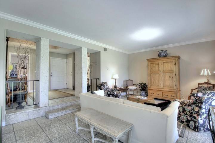 Vacation rental for 6 people, with pool and balcony, with pets in St. Simons Island