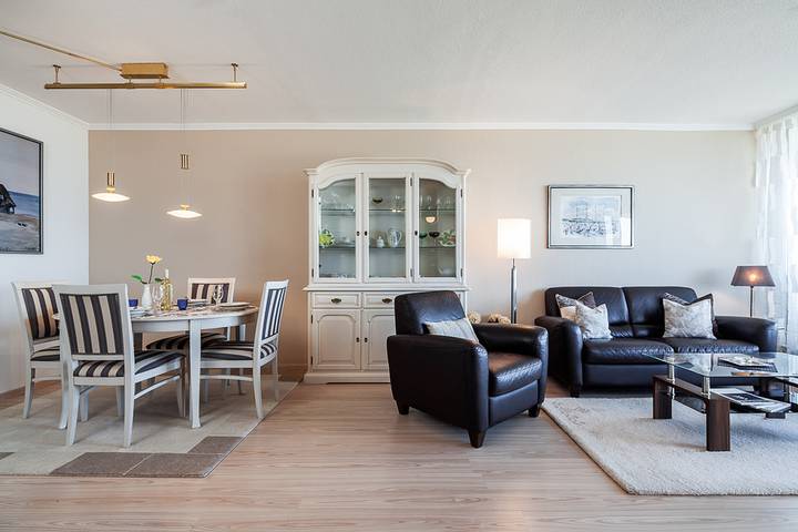 Ferienwohnung für 4 Personen, mit Sauna und Ausblick sowie Balkon und Pool in Travemünder Woche - 3