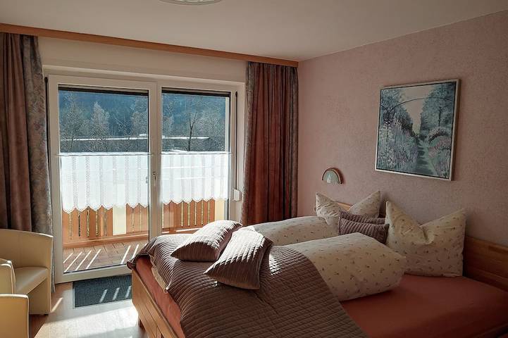 Ferienwohnung für 4 Personen, mit Balkon und Garten in Höfen - 2