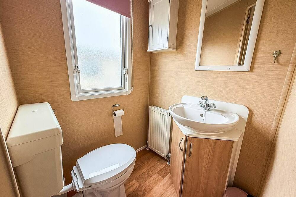 4 berth caravan for hire at Sunkist Holiday Park near Skegness in Anderby, Lincolnshire