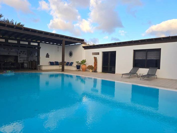 Maison de vacances pour 4 personnes, avec jardin ainsi que vue et piscine