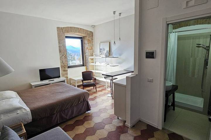 Quadruple Double Studio and Sofa Bed and Private Parking in Loco in Potenza, Province de Potenza