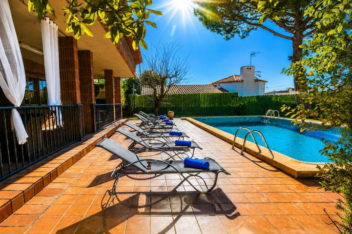 Casa rural para 15 personas, con terraza y jardín, Familias con niños en Cambrils - 3