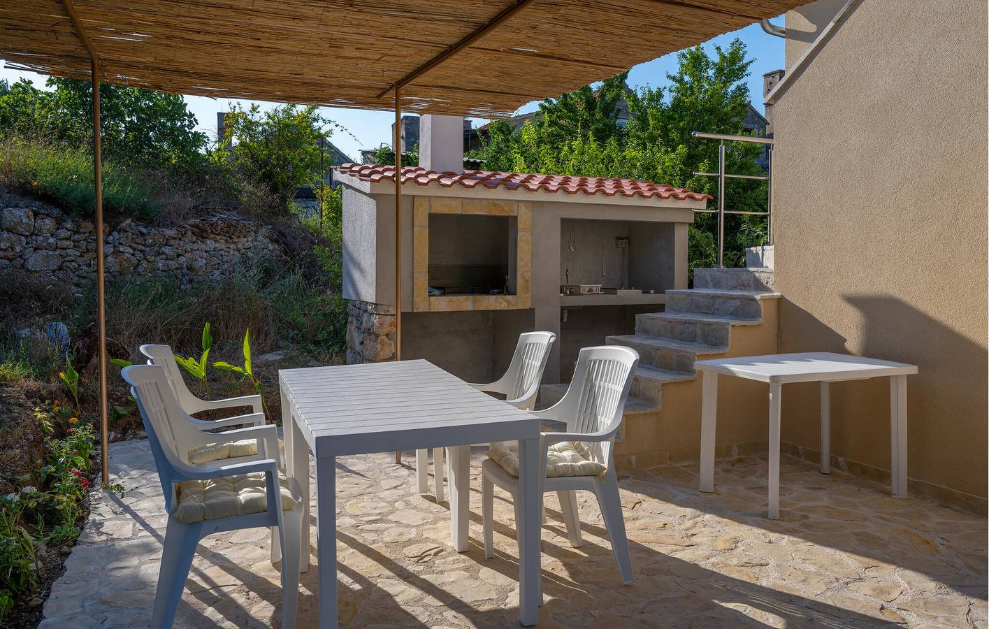 Ganze Ferienwohnung, Gemütliche 1-Zimmer-Wohnung mit Terrasse – 600 m vom Strand entfernt in Zlarin (Kroatische Adria), Dalmatinische Inseln