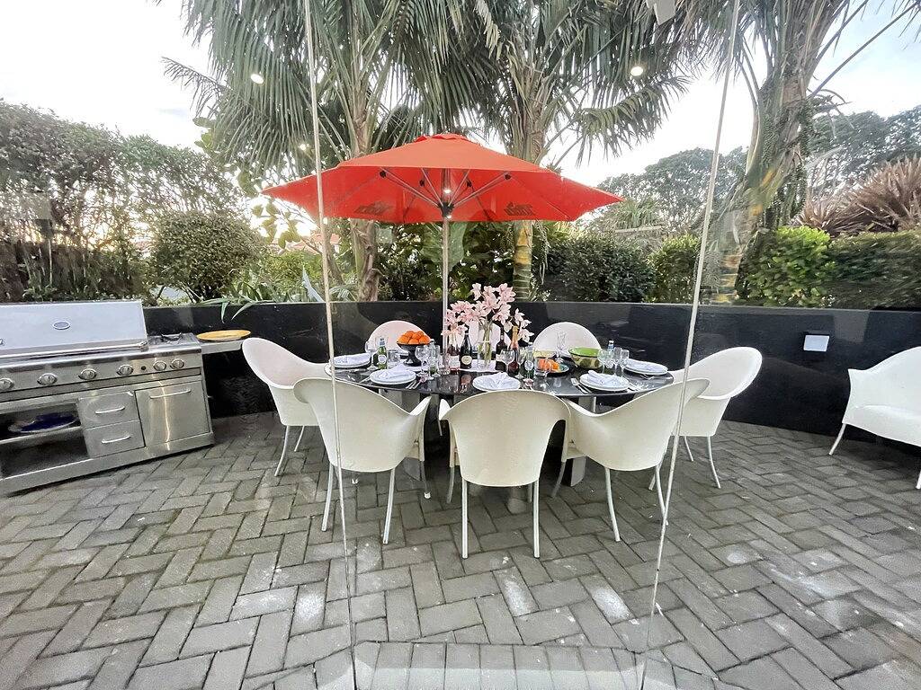 100 Meter zum berühmten Küstenweg, 5 Cafés, Restaurants am Wasser usw. in New Plymouth, Taranaki