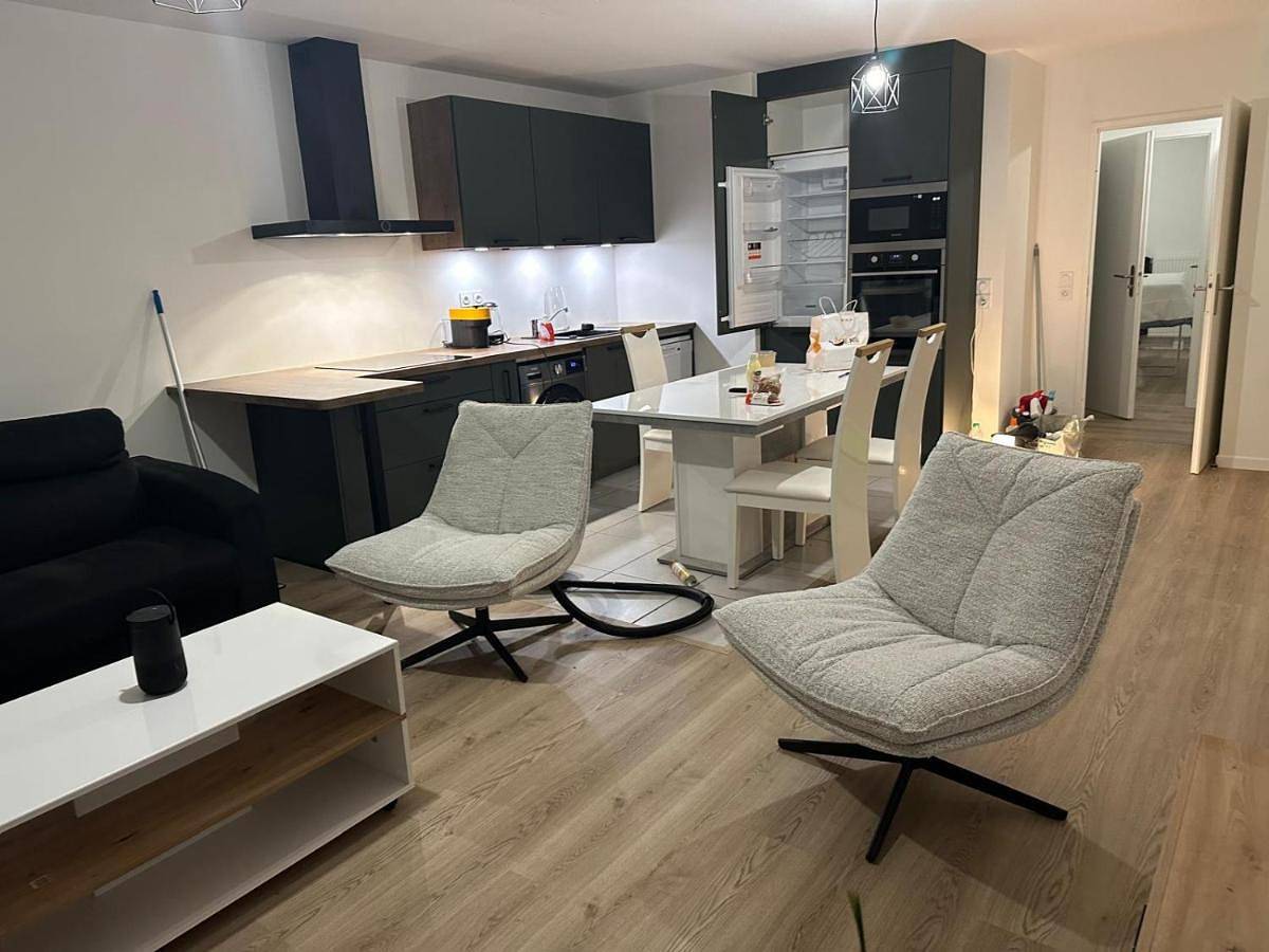 Appartement entier, Two-Bedroom Apartment in Colombes, Hauts-de-Seine