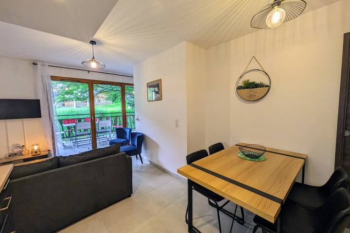 Gîte pour 6 personnes, avec terrasse, animaux acceptés dans La Féclaz - 4