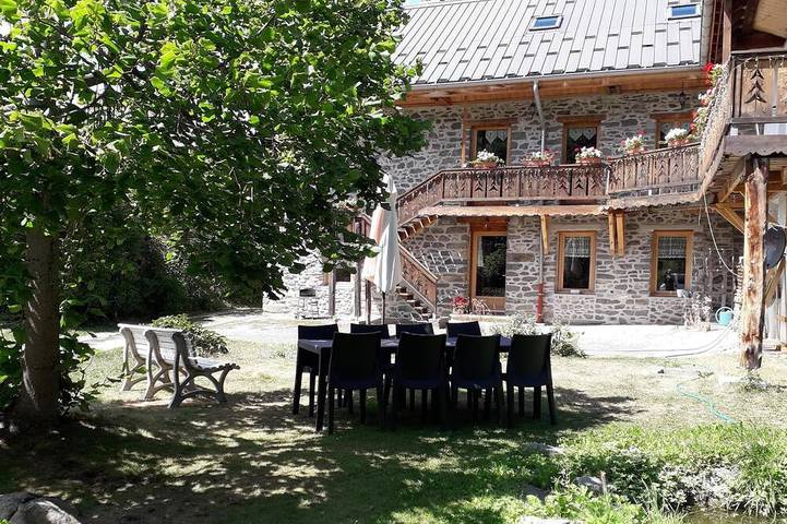 Gîte pour 8 personnes, avec Jardin à Albiez-le-Jeune