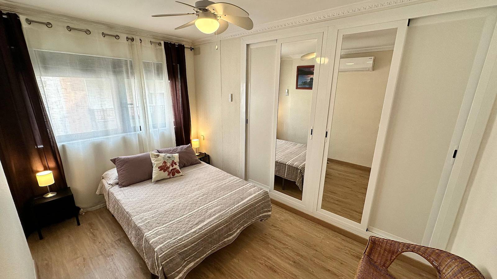 Entire apartment, Holiday apartment for 6 people in El Barrio, Alicante