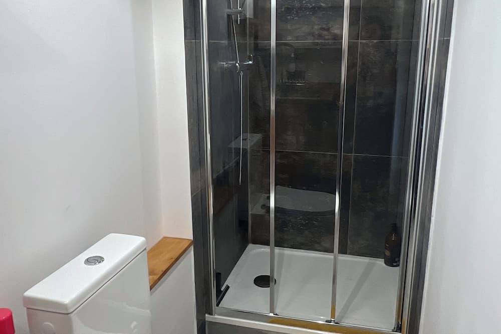 Entire apartment, Independent studio with garden and jacuzzi in Aulnay-sous-Bois, Seine-Saint-Denis