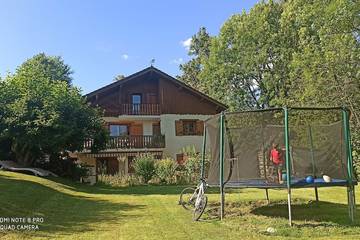Gîte pour 6 personnes, avec terrasse et jardin à Marthod