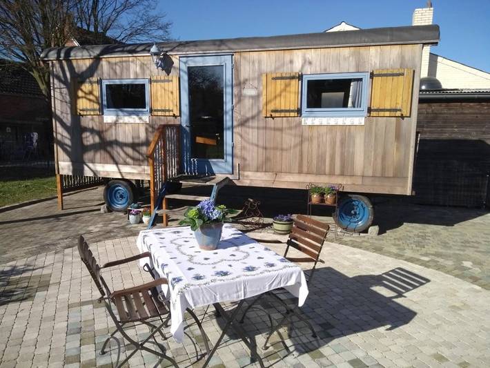 B&b voor 2 personen, with Terras and Tuin as well as Uitzicht in Lommel