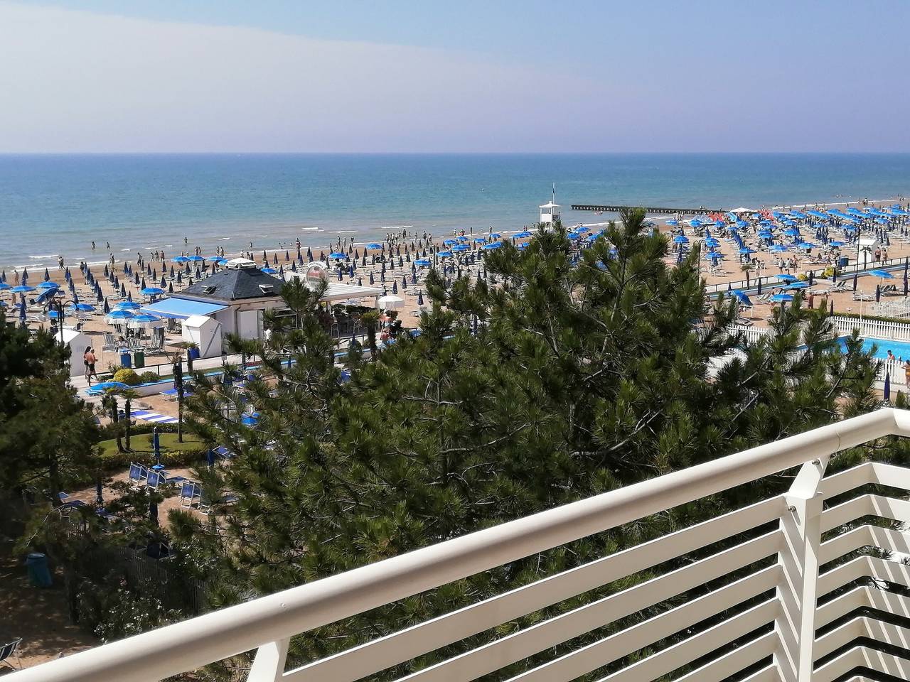 Entire apartment, Apartment 'Brioni' with Sea View, Private Terrace and Balcony in Lido di Jesolo, Jesolo