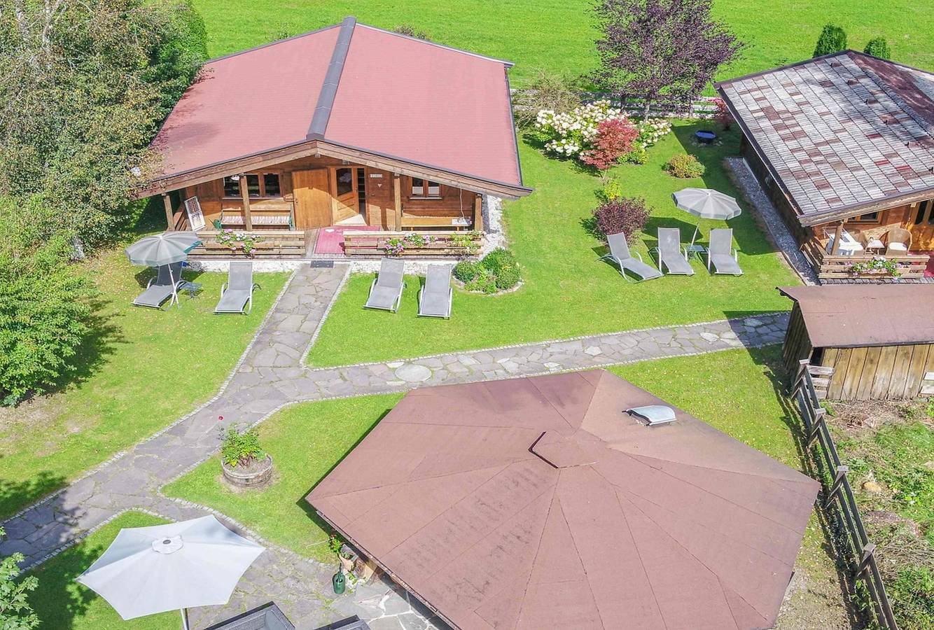 Ganze Ferienwohnung, Chalet / Apartment mit Gartenblick im Gartenhotel Rosenhof bei Kitzbühel in Oberndorf in Tirol, Kaisergebirge