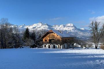 Gîte pour 8 personnes, avec balcon à Domancy
