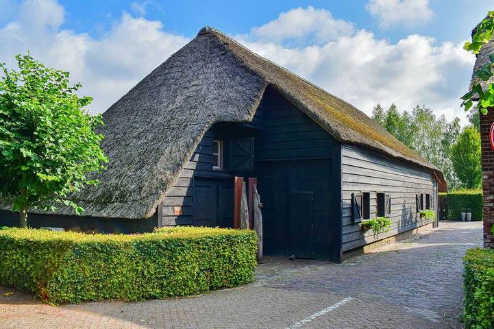 Ferienhaus für 10 Personen, mit Pool und Garten sowie Whirlpool