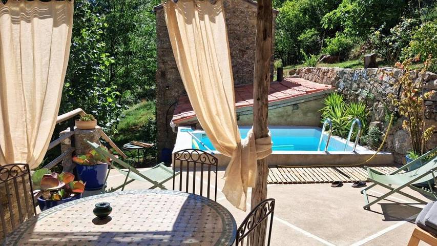 Maison de vacances pour 4 personnes, avec Terrasse ainsi que Piscine et Vue