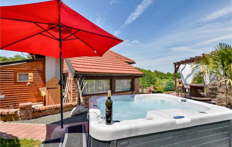 Charmante Ferienwohnung mit WLAN, Klimaanlage, Parkplatz, Terrasse und Grill in Varazdin