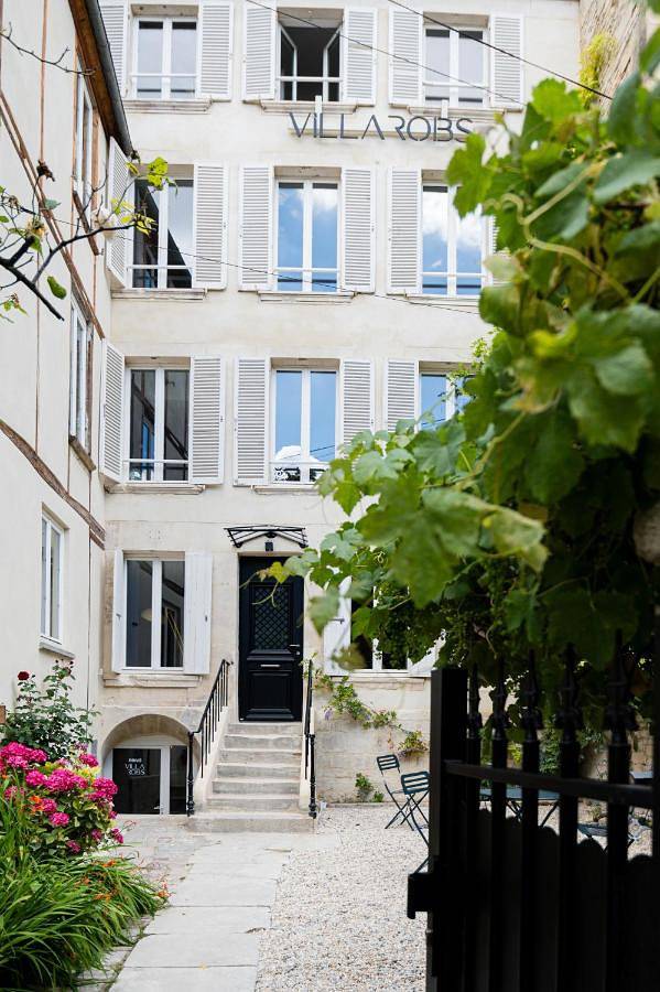 Appart’hôtel pour 2 personnes, avec Terrasse ainsi que Jardin et Vue