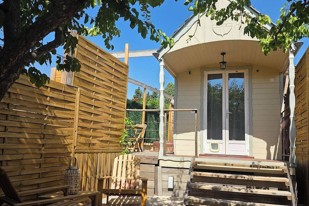 Ailéa – Tiny House with a Private Hot Tub in Provence in Beaumes-de-Venise, Vaucluse