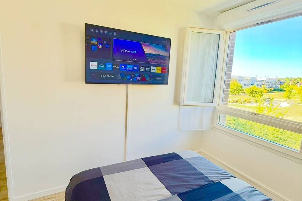 Appartement entier, Appartement 2pièces refait à neuf Parking ,Wifi,machine à laver séche linge. in Corbeil-Essonnes, Essonne