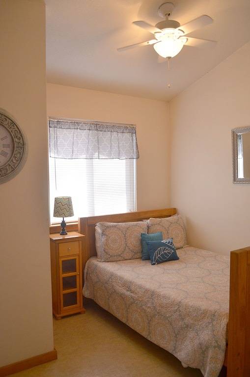 Quaint cabin w/hot tub-10 min from Helen! in Chattahoochee National Forest