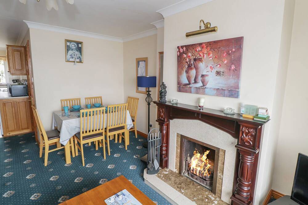 Quayside House, family friendly in Roundstone, County Galway in Roundstone, Connemara