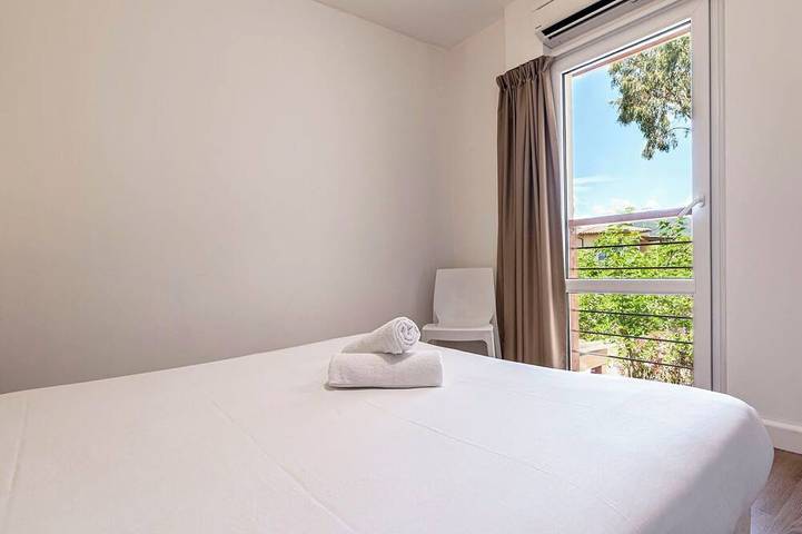 Apartamento entero, Hermoso apartamento para 4 personas con WIFI, A/C, piscina, TV, terraza y mascotas permitida in Favone, Conca