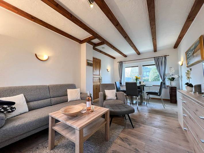 Ferienwohnung für 4 Personen, mit Terrasse und Garten in Tinnum
