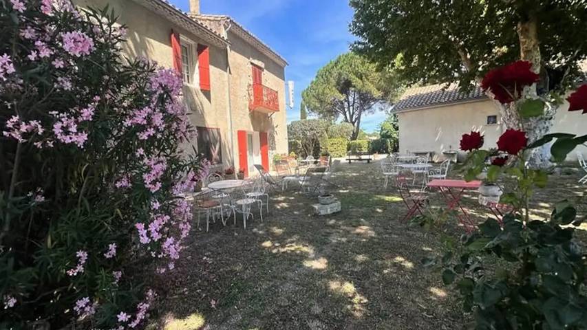 Appartement de vacances pour 7 personnes, avec jardin à Aigues-Mortes
