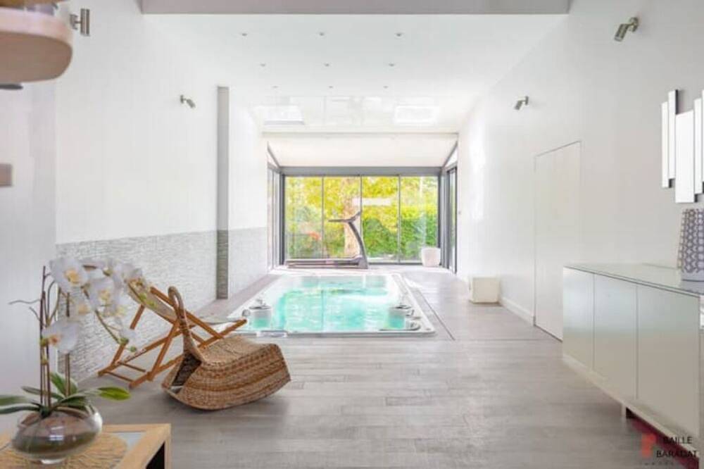 Villa for 13 People in Marseille, Marseille region