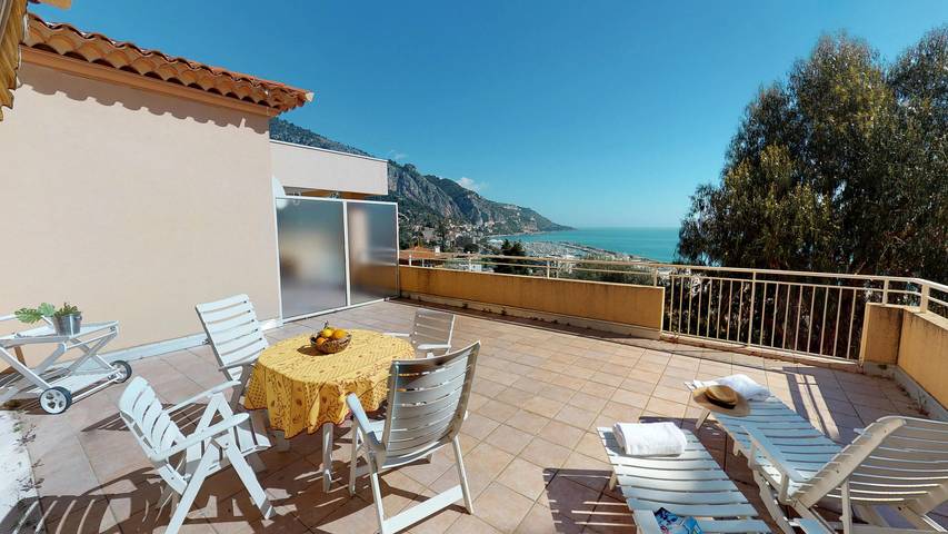 Gîte pour 5 personnes, avec vue sur l’océan ainsi que piscine et balcon, adapté aux familles dans Plage des Sablettes Est - 2