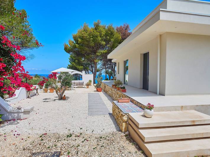 Location de vacances pour 6 personnes, avec jardin à Alcamo Marina - 4