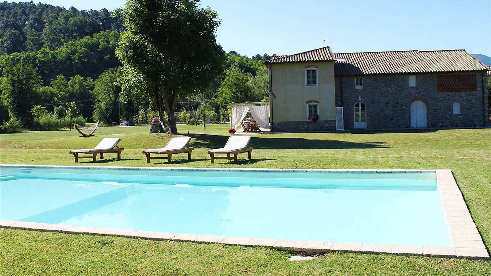 Villa With Pool for 10 People in Lucca, Italian Riviera