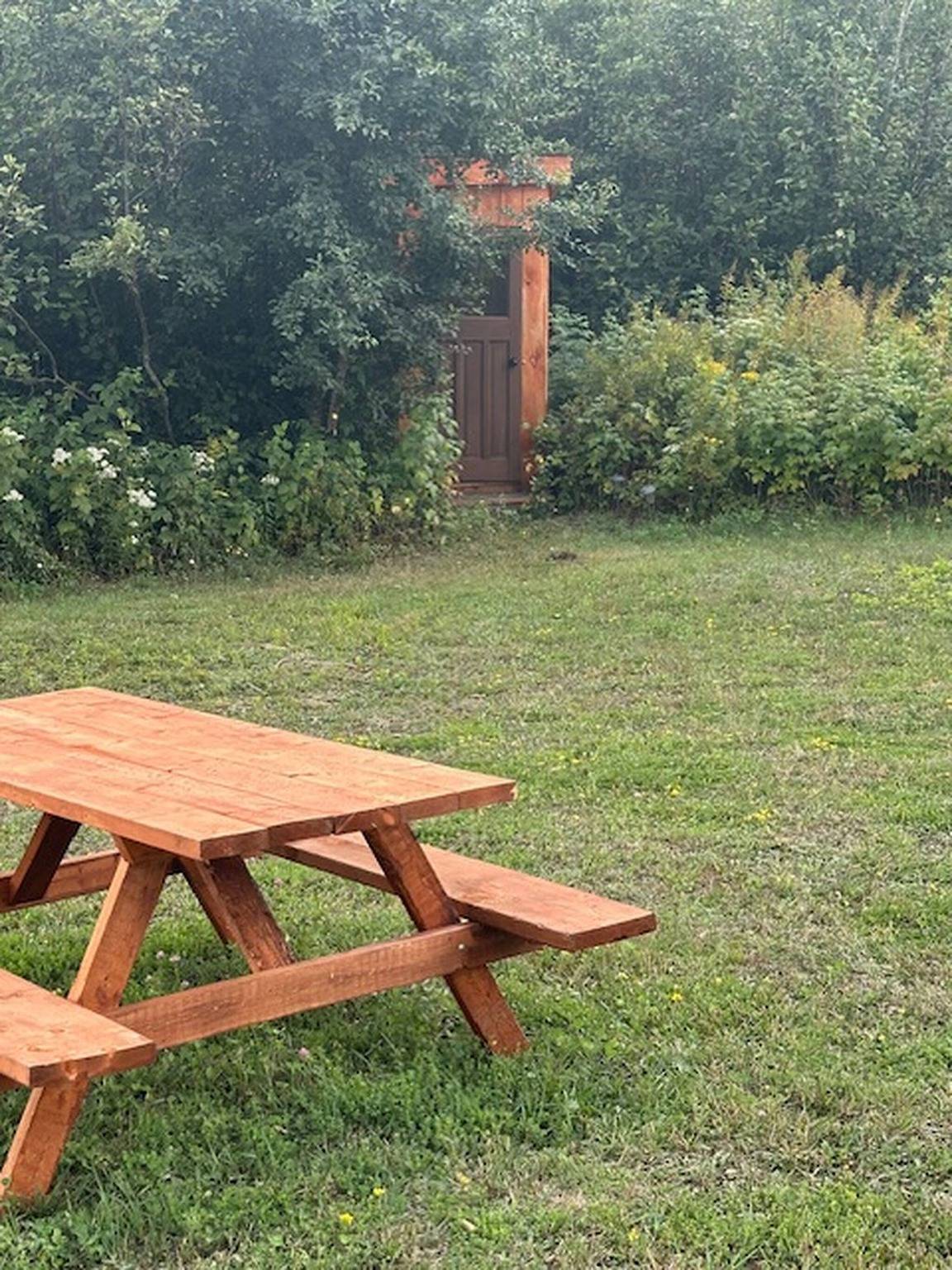 Glamping Fox Den Retreat in Ontario