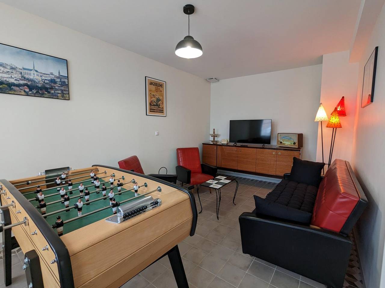 Casa Rural con Piscina Climatizada y Jardín Privado en Vars, cerca de Angulema in Charente