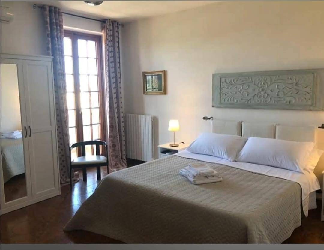 Triple Room with Private Bathroom in Rocca San Giovanni, Provincia di Chieti