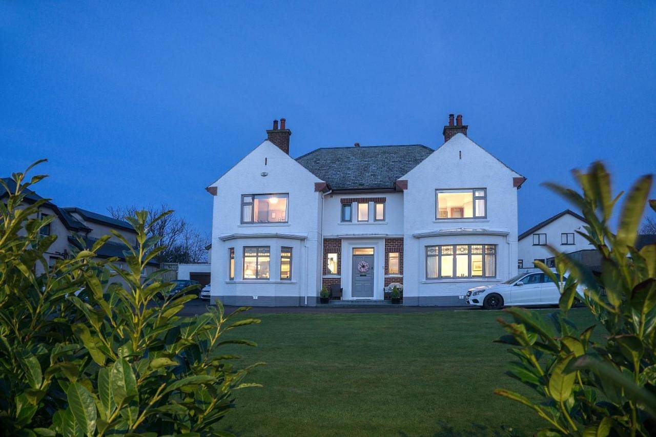 Double or Twin Room with Private Bathroom in Portrush, County Londonderry