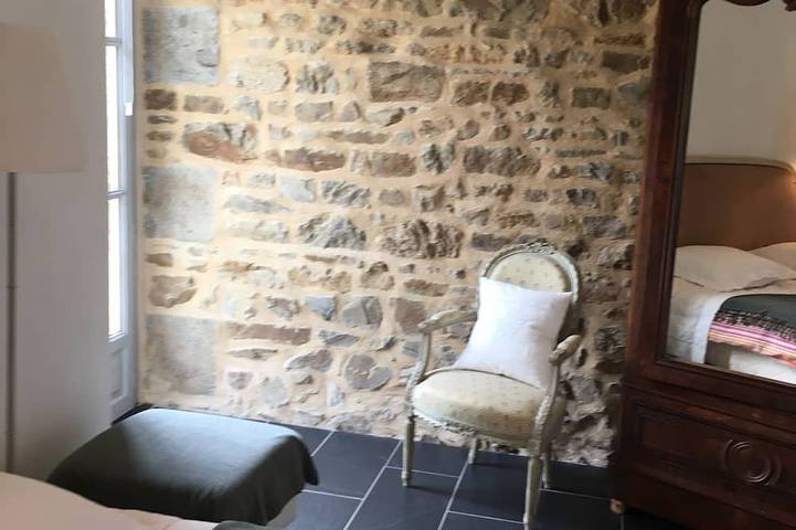 Location de vacances pour 11 personnes, avec terrasse et jardin à Bonnemain - 4