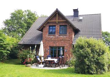 Ferienhaus für 7 Personen, mit Garten und Terrasse in Putgarten