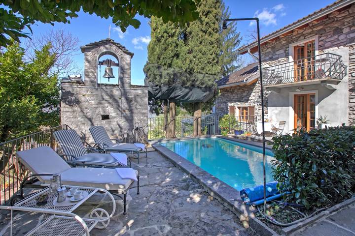 Mille Colline Room with Shared Pool in Pianezzo, Ticino