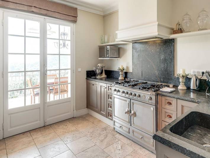 Villa pour 10 personnes, avec jardin ainsi que piscine et terrasse à Mandelieu-la-Napoule - 4