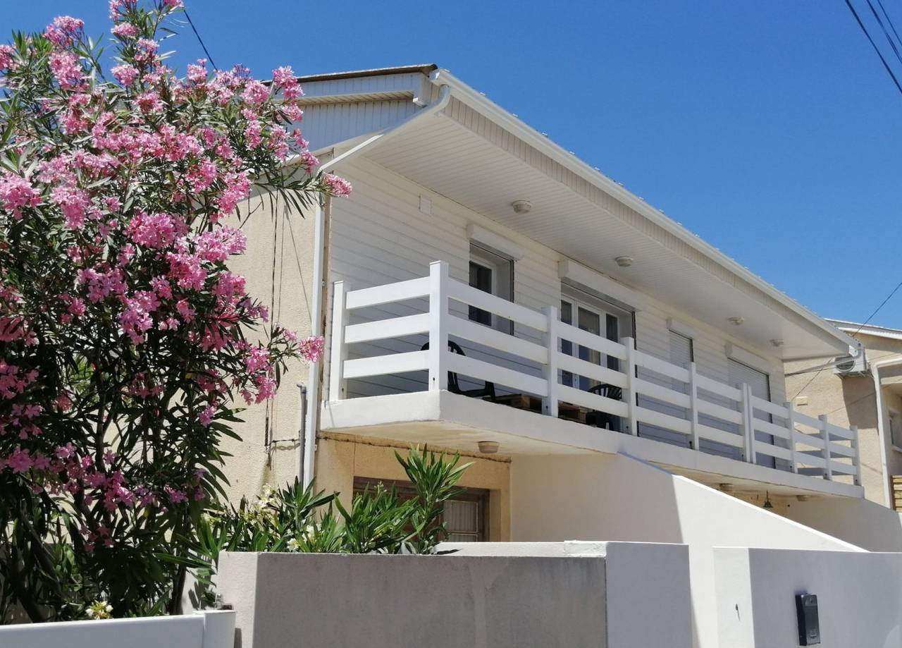 Gîte rénové, Gruissan plage des chalets, mer et commerces à pied in Plage des Chalets, Gruissan