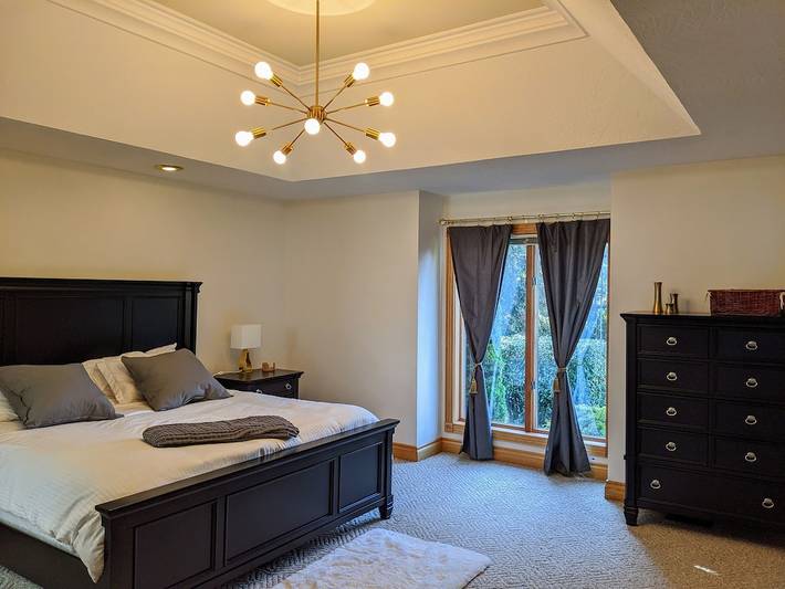 Vacation rental for 14 people, with yard in Port Angeles