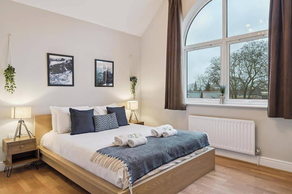 Apartamento entero, 2-Bed Flat • Balcony • Parking • Walk to Castle in Windsor, Berkshire