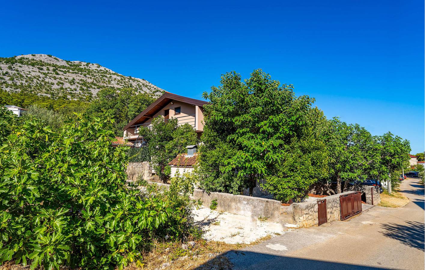 Ferienhaus für 6 Personen mit Terrasse in Starigrad Paklenica, Starigrad