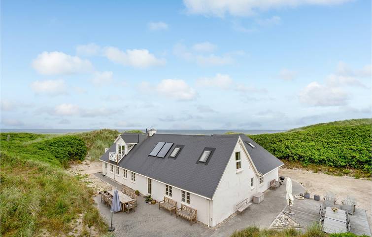 Ferienhaus für 16 Personen, mit Garten und Whirlpool sowie Sauna, kinderfreundlich in Lemvig