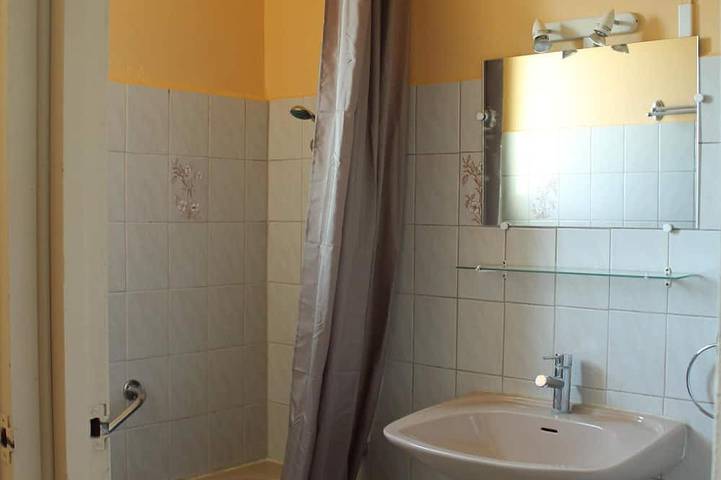 Location de vacances pour 6 personnes, avec terrasse, animaux acceptés à Meynes - 3